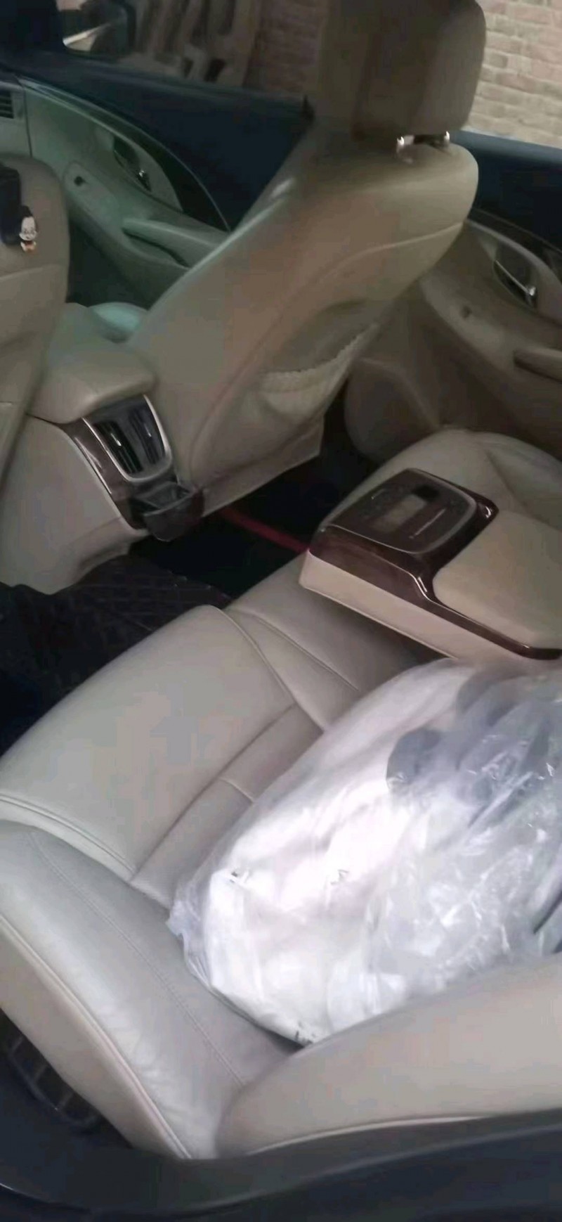 济宁13年别克君越4