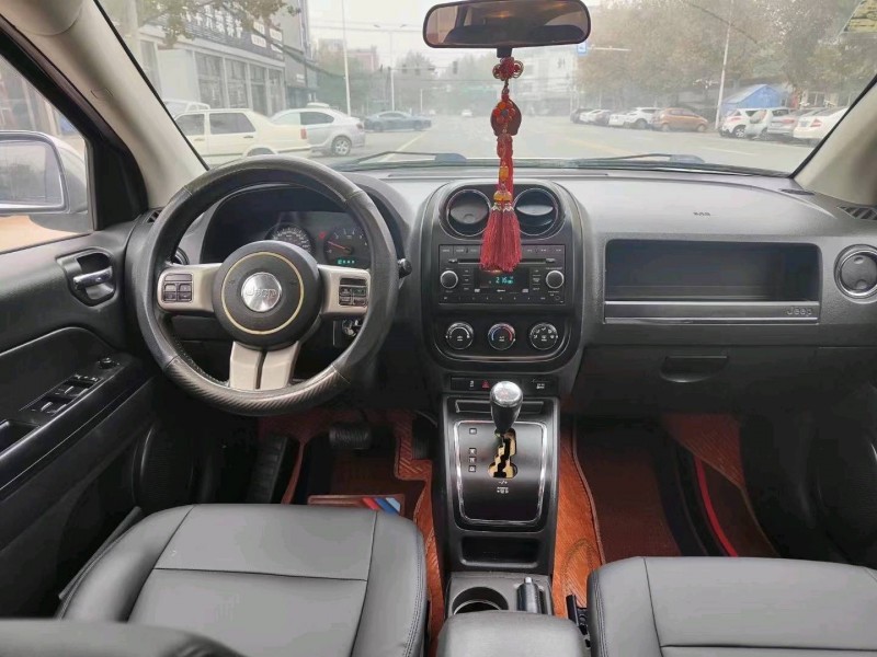 石家庄13年Jeep指南者6