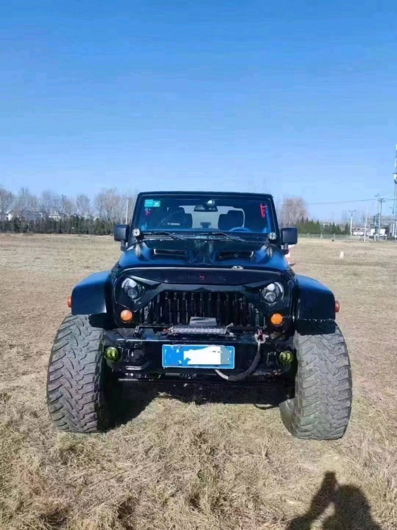 青岛13年Jeep牧马人1