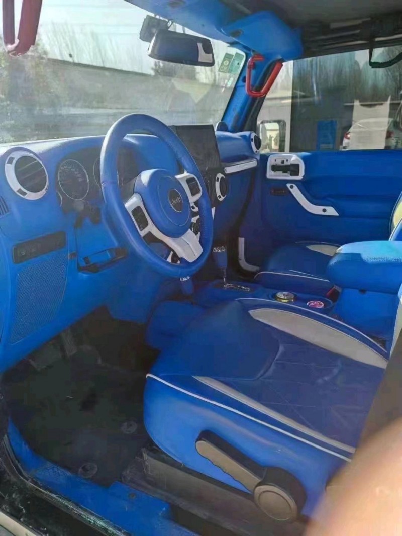 青岛13年Jeep牧马人8