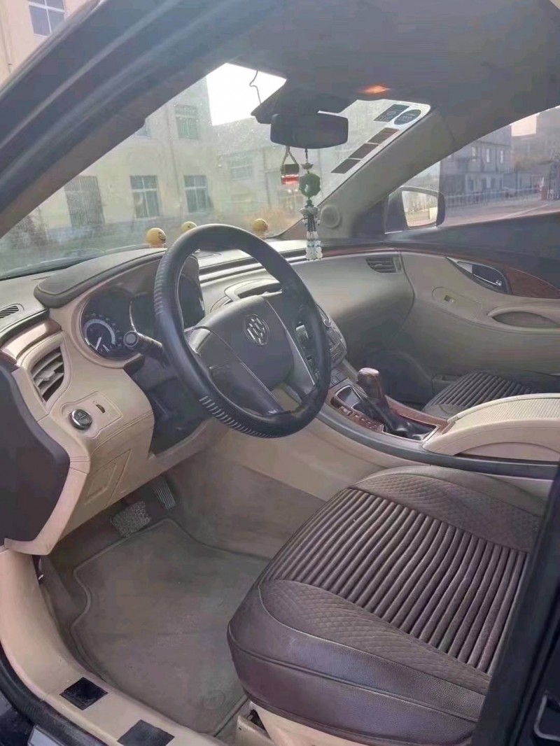 济宁10年别克君越8