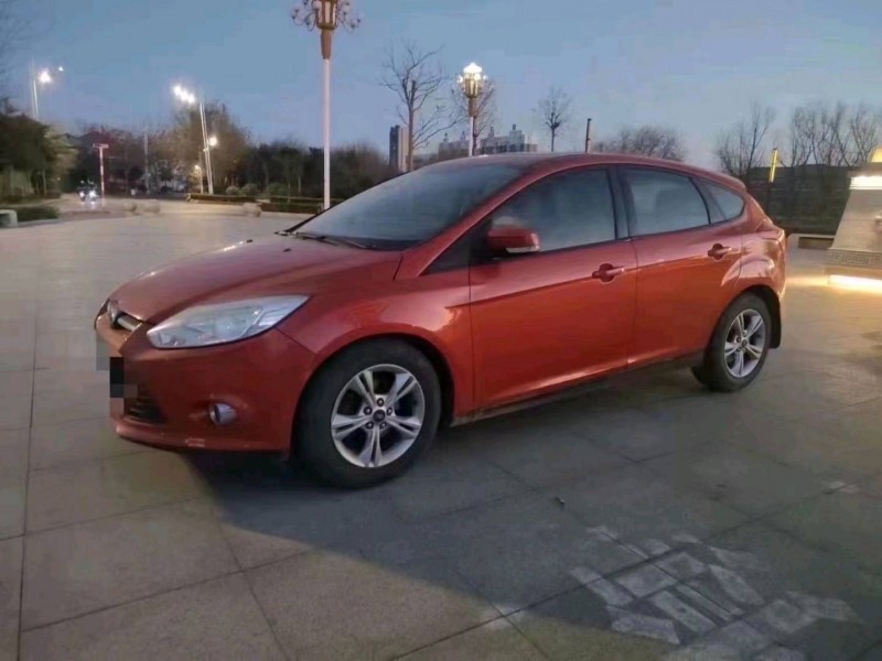 济宁13年福特福克斯2