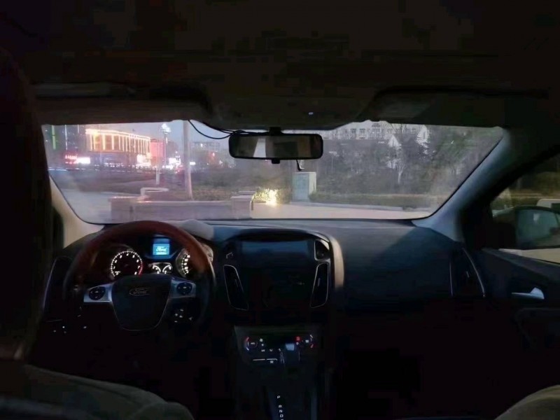 济宁13年福特福克斯9