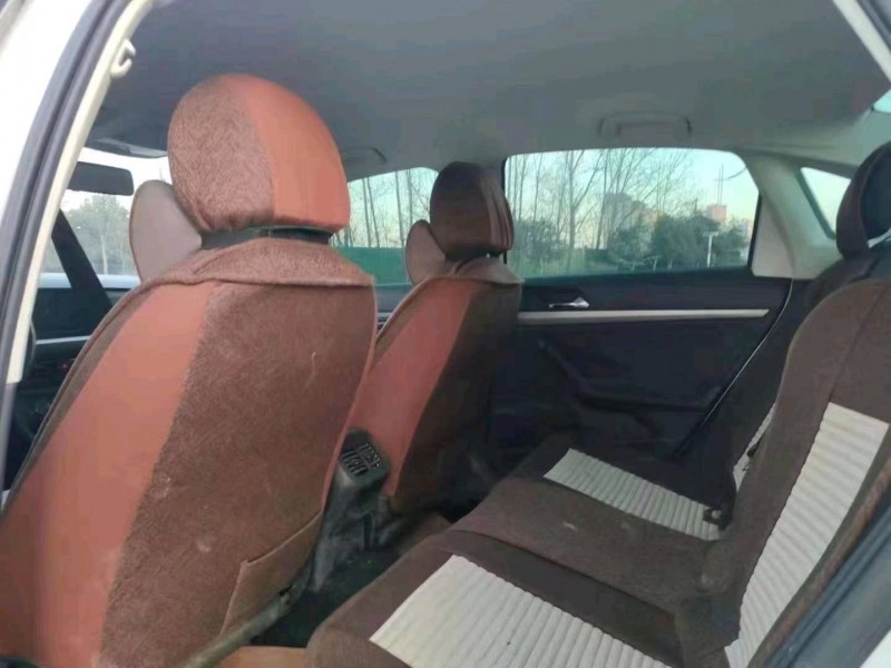 济宁21年大众朗逸5