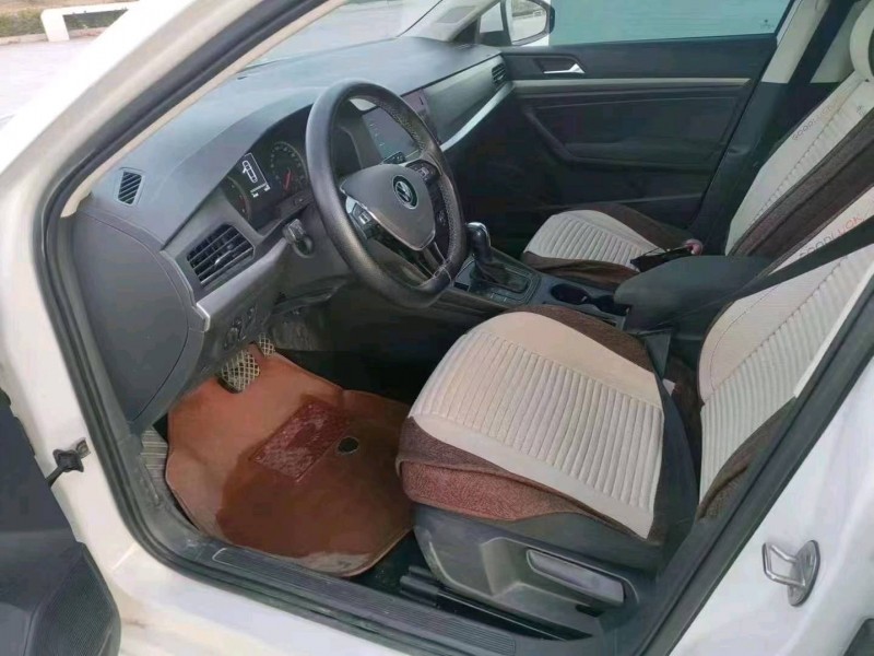 济宁21年大众朗逸6