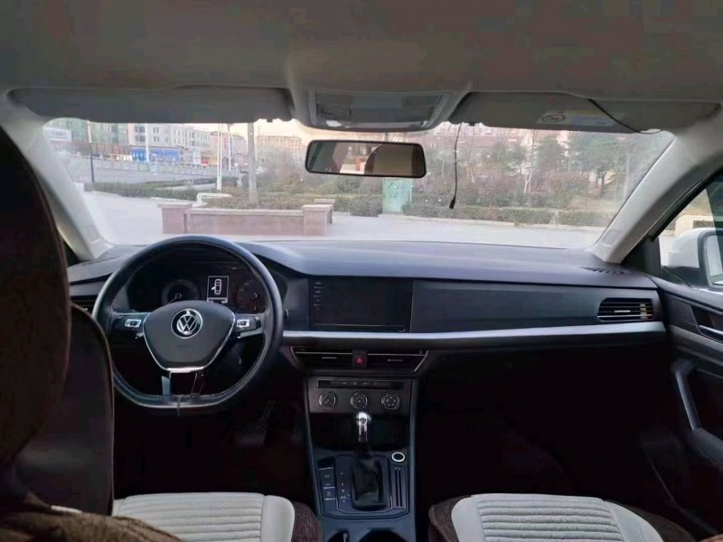 济宁21年大众朗逸8