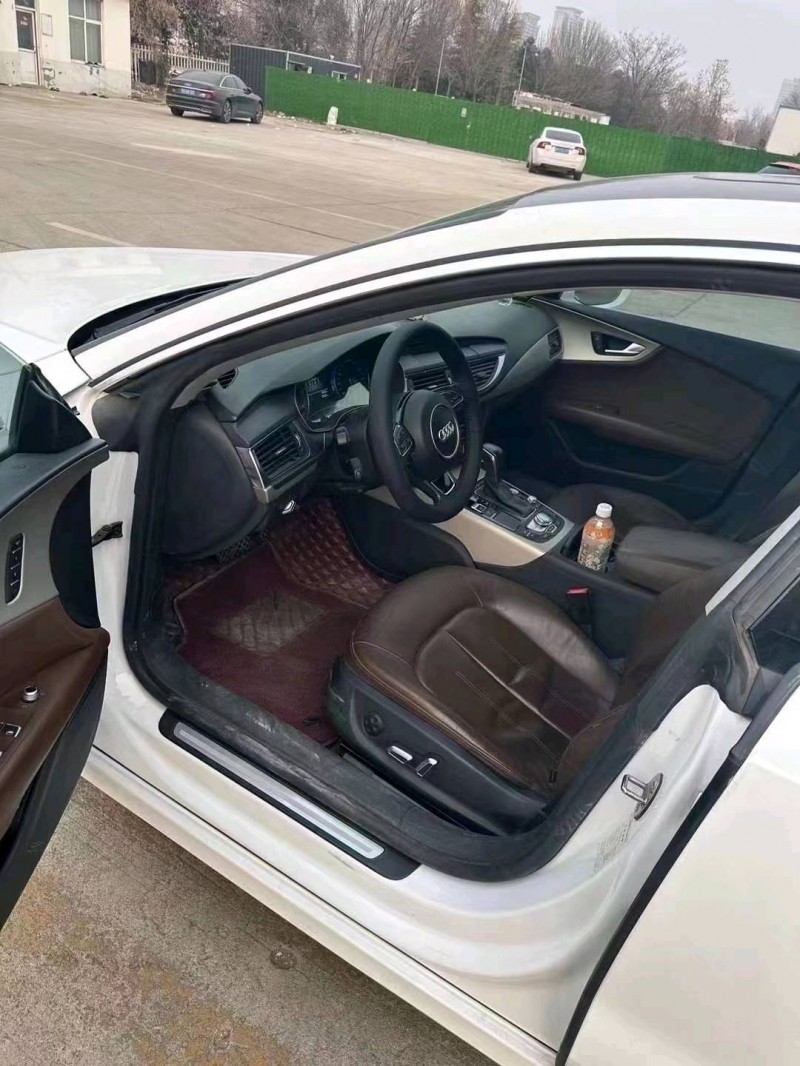 济宁17年奥迪A7L3
