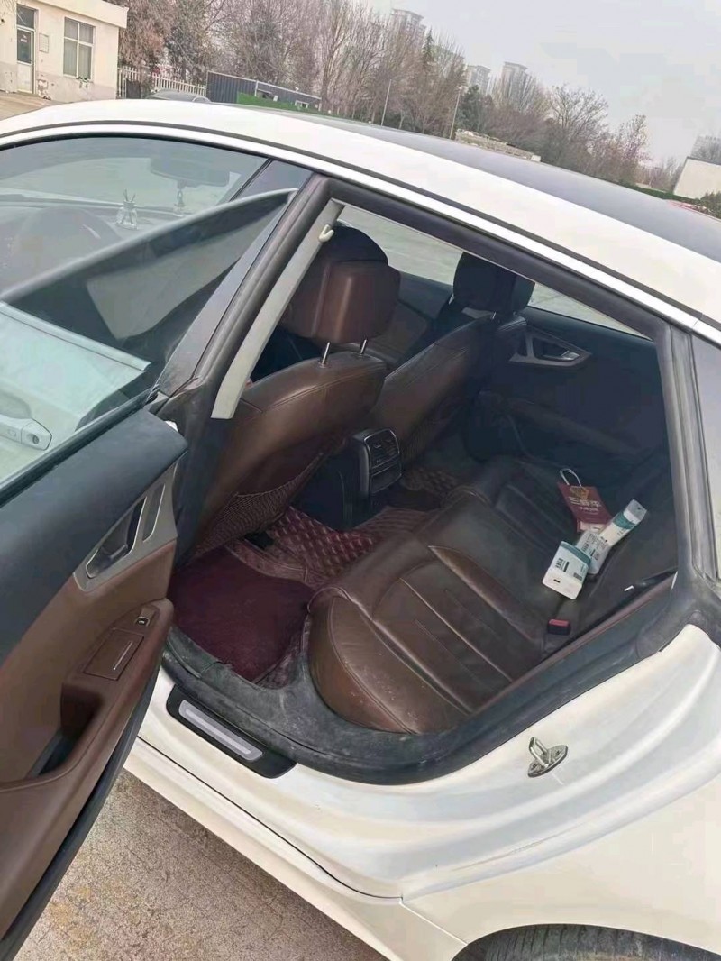 济宁17年奥迪A7L6