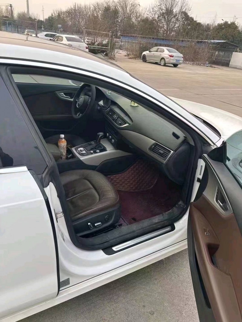 济宁17年奥迪A7L8