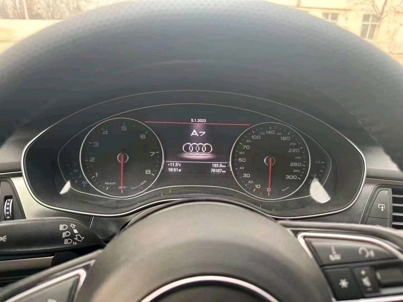 济宁17年奥迪A7L9