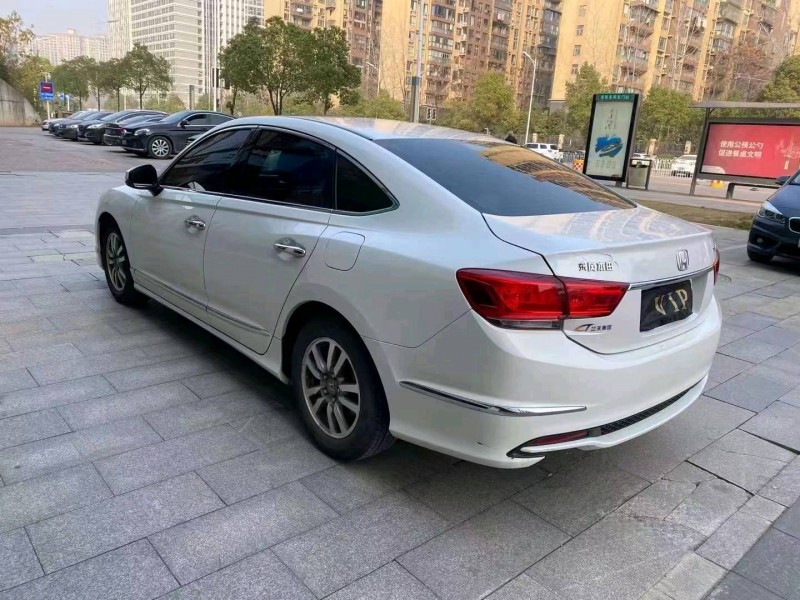 邵阳16年本田思铂睿5