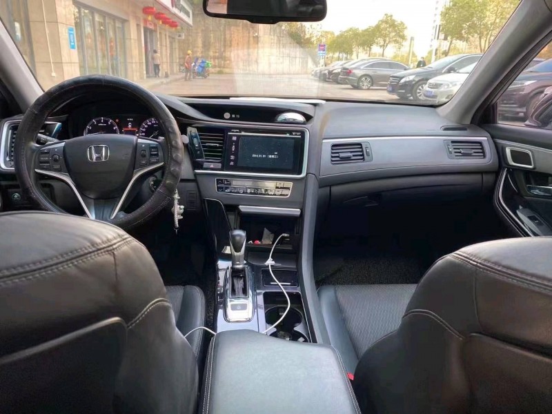 邵阳16年本田思铂睿3