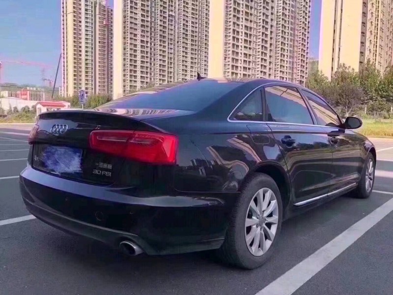 青岛13年奥迪A6L8