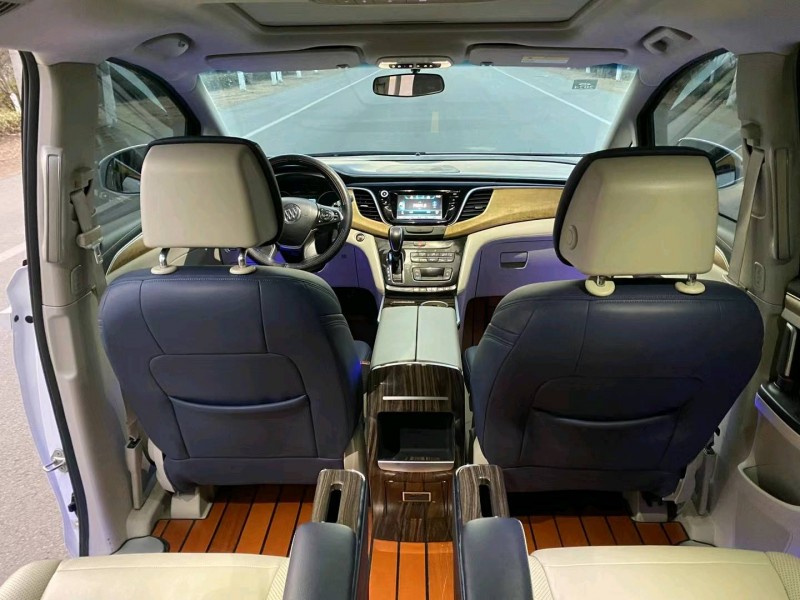 徐州18年别克GL84