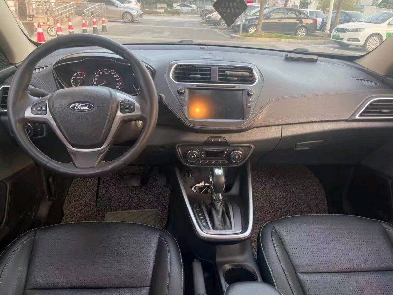 嘉兴18年福特福睿斯6