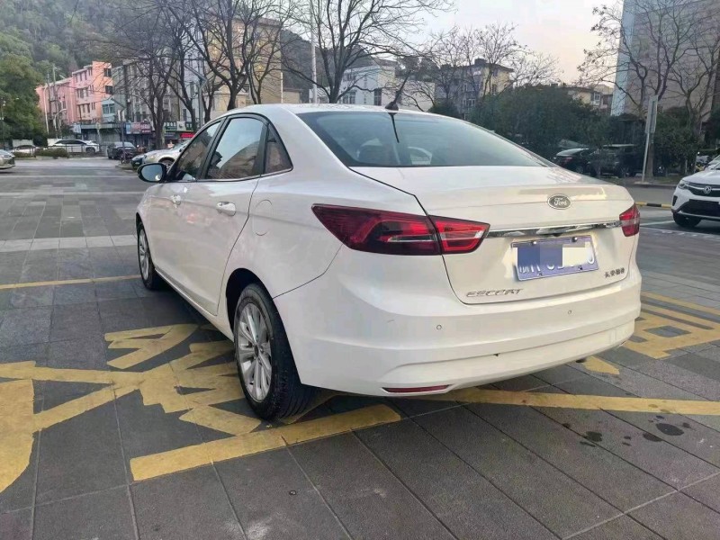 嘉兴18年福特福睿斯7