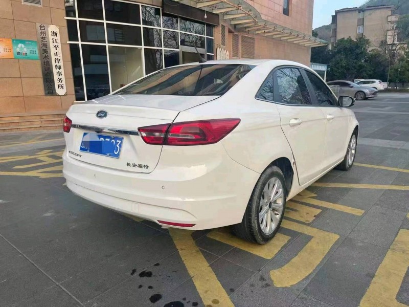 嘉兴18年福特福睿斯9