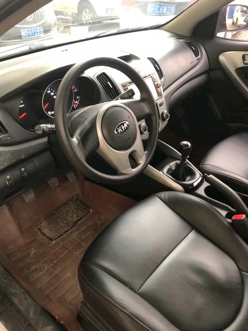 保定14年起亚福瑞迪8