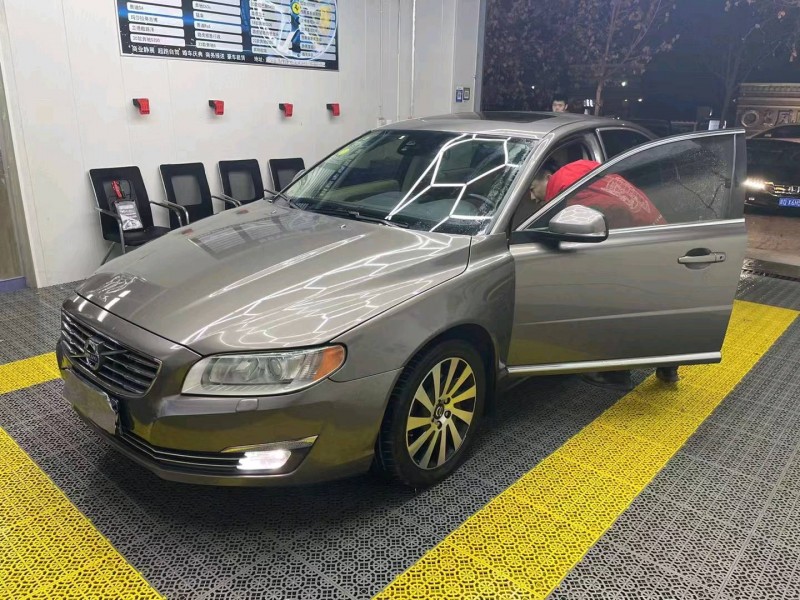邯郸14年沃尔沃S80L1