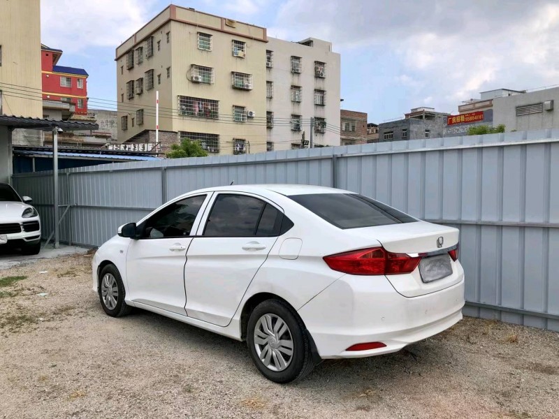 广州16年本田锋范4