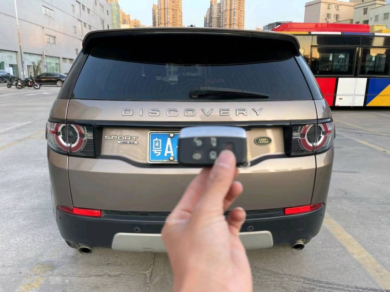 广州16年路虎发现神行9