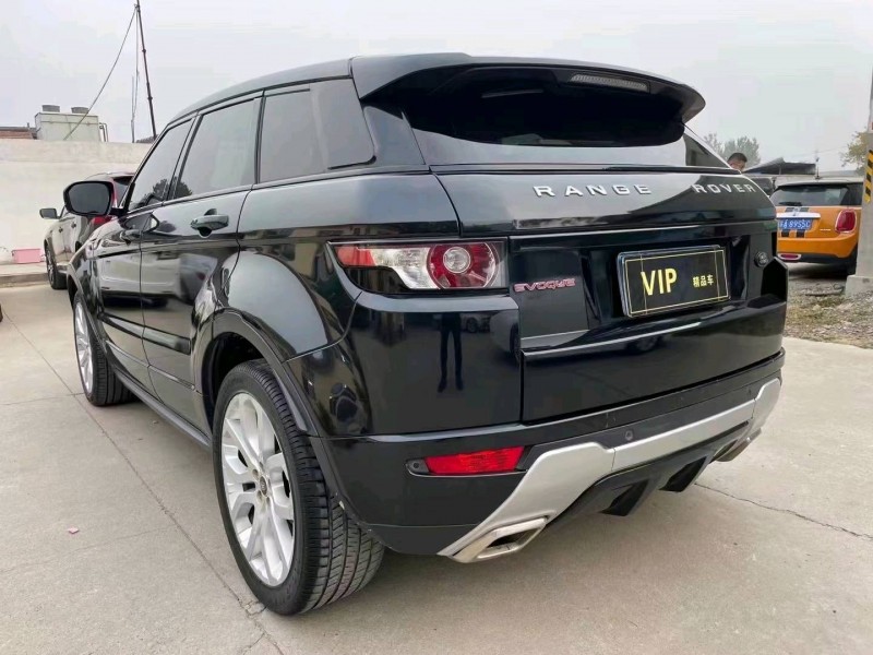 青岛13年路虎极光9