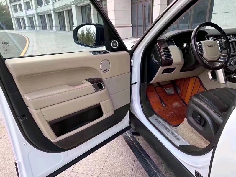 济宁16年路虎揽胜行政4