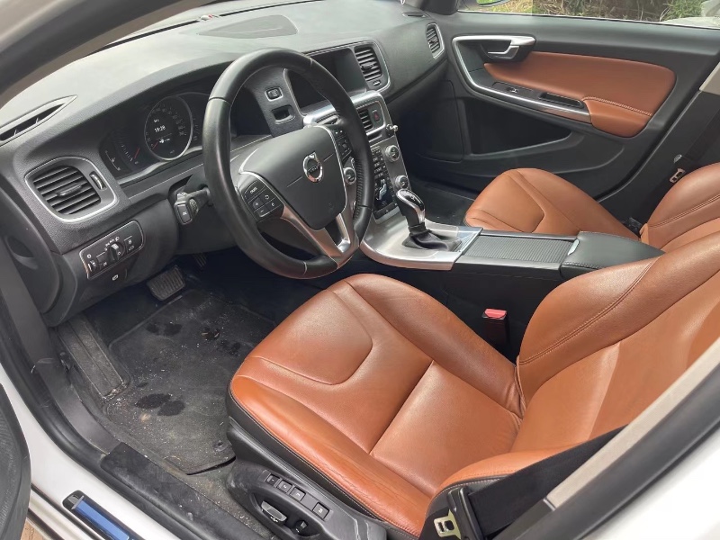 济宁18年沃尔沃S60L6