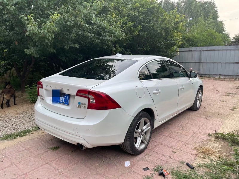 济宁18年沃尔沃S60L8