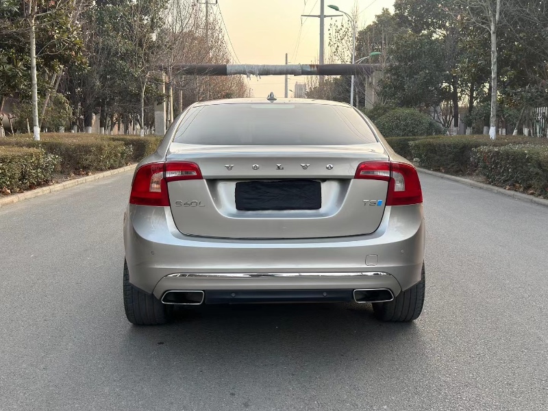 徐州16年沃尔沃S60L8
