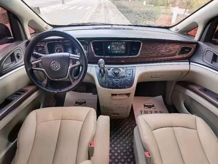 宜昌17年别克GL82