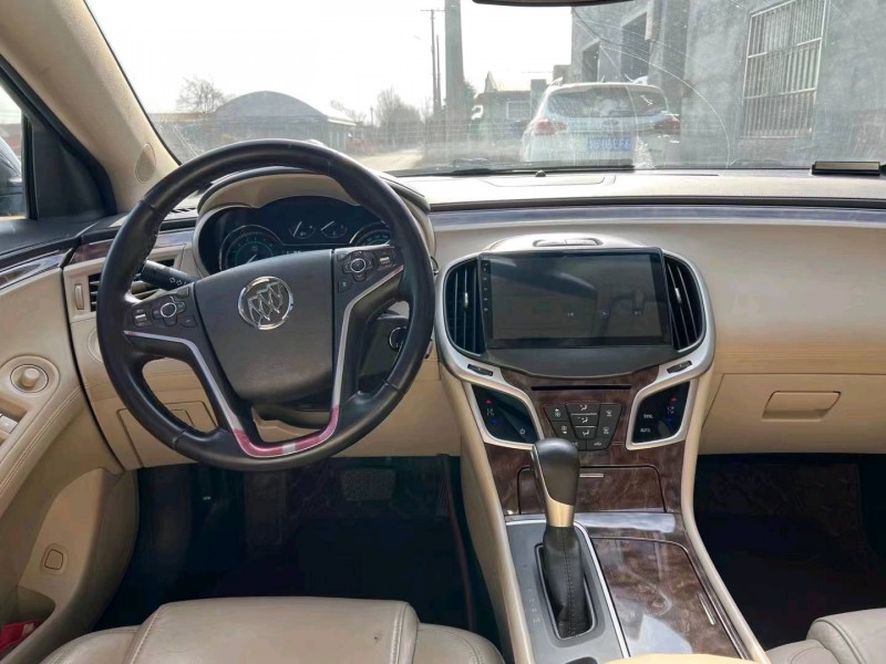 枣庄15年别克君越8