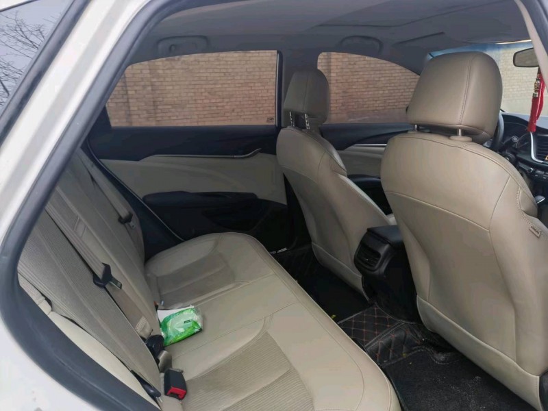 保定17年别克英朗7