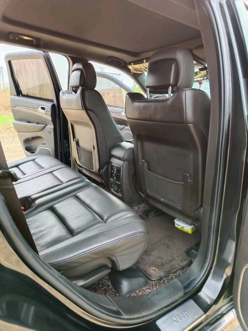 保定13年Jeep大切诺基7