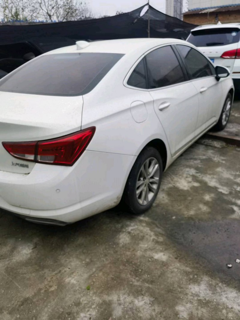 嘉兴18年别克威朗4