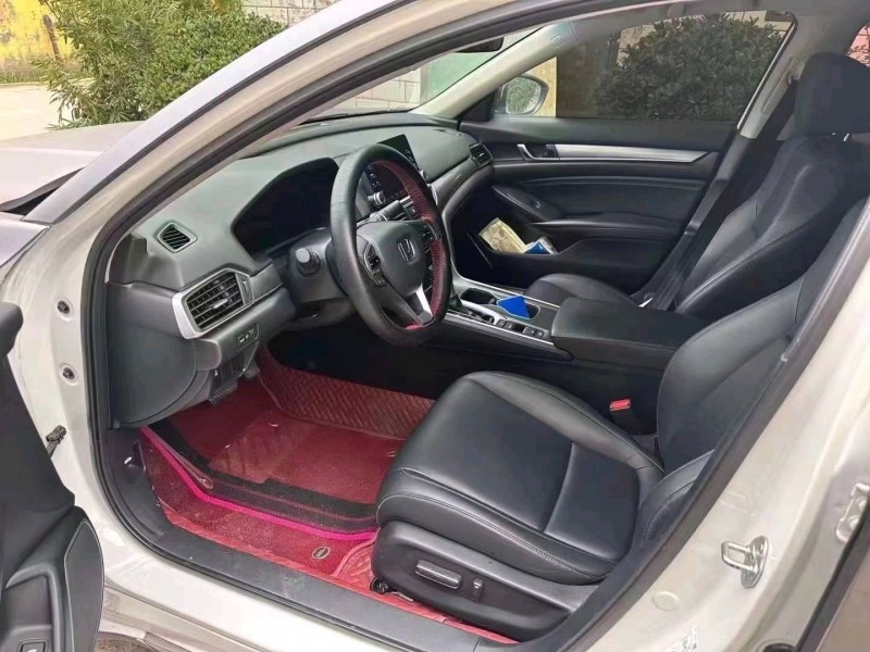 宜春19年本田雅阁9