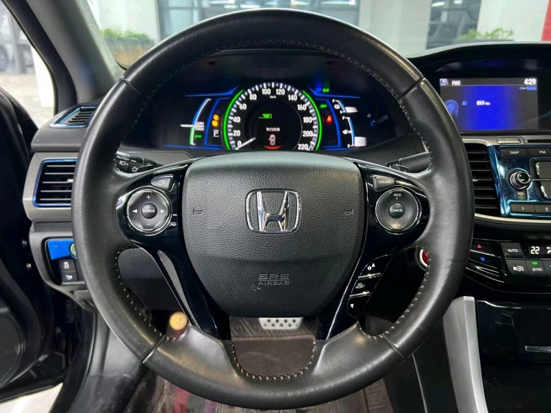 东莞17年本田雅阁5