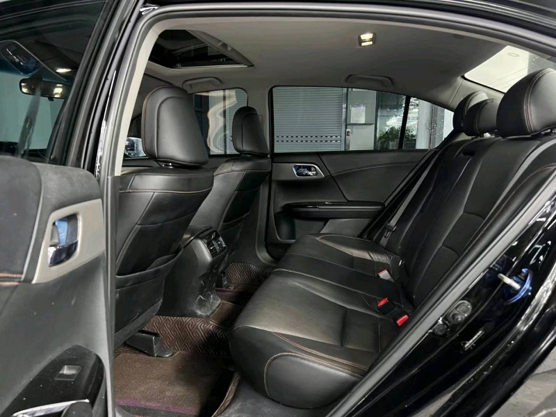 东莞17年本田雅阁4