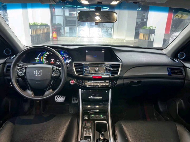 东莞17年本田雅阁7