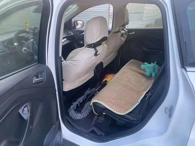 青岛14年福特翼虎6