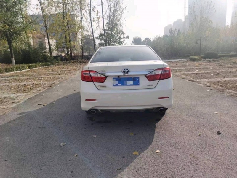 北京13年丰田凯美瑞9