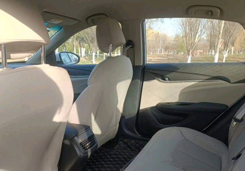 北京20年别克英朗GT5