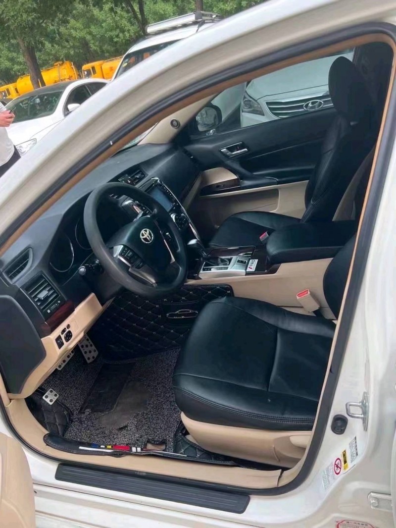 北京11年丰田锐志4