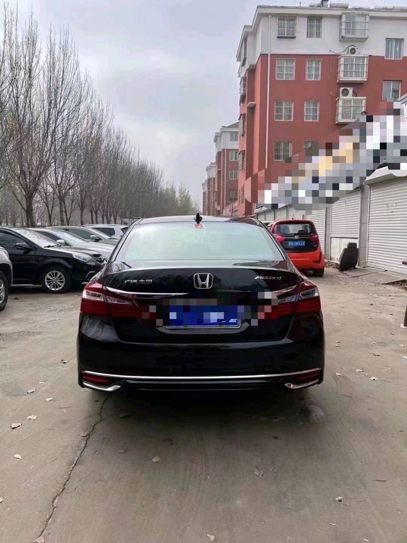 北京17年本田雅阁9