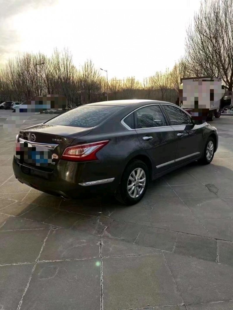 北京16年日产天籁7