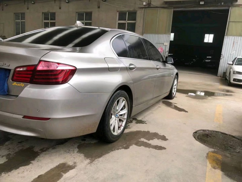 保定12年宝马5系5