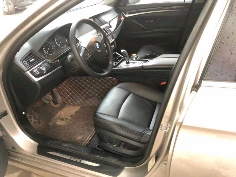 保定12年宝马5系7