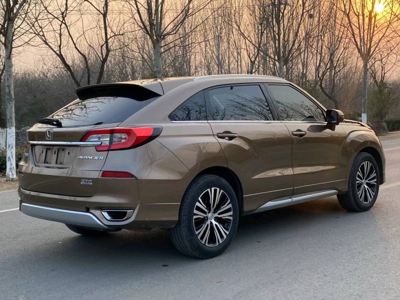 徐州16年本田冠道2