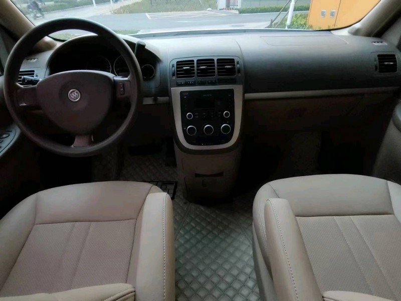 东营16年别克GL83