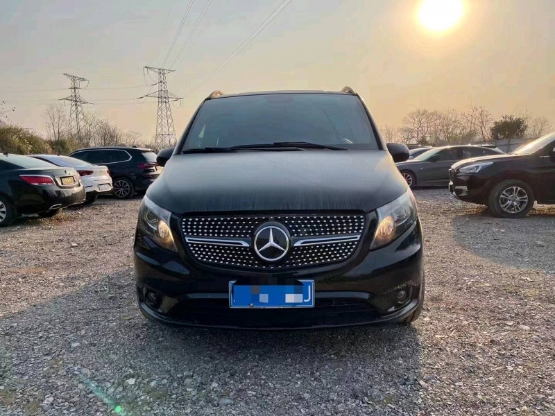 重庆19年奔驰威霆9